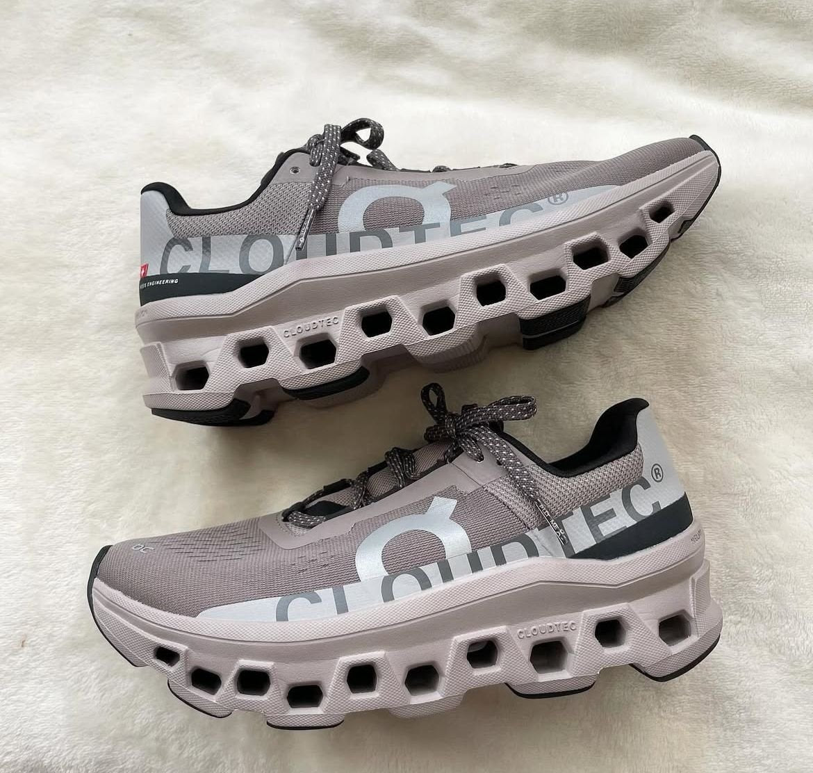 ON Cloudmonster 2 Hyper Undyed