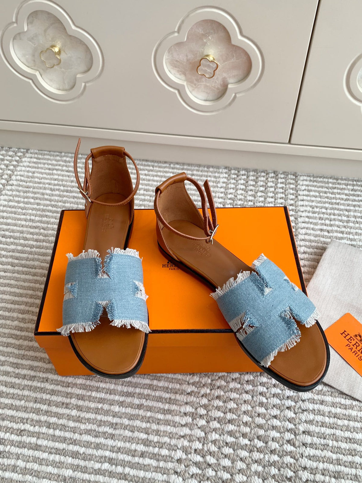 Hermès Santorini Classic H Flat Sandals