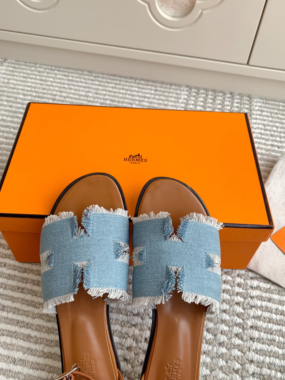Hermès Santorini Classic H Flat Sandals