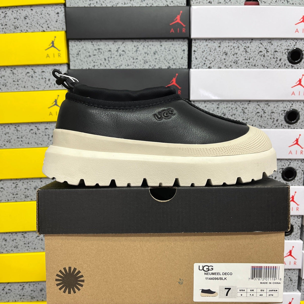 UGG Platform Low-Cut Snow Boots