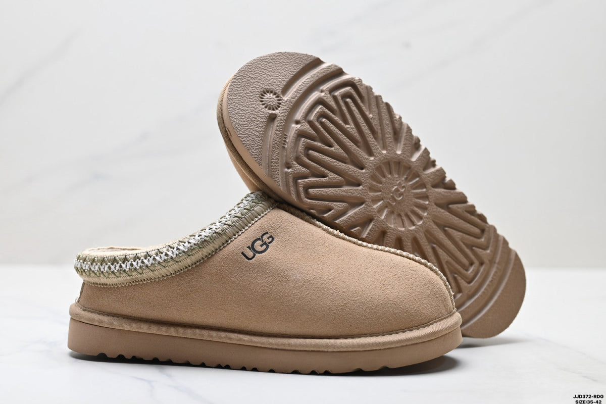 UGG Tazz Snow Boots