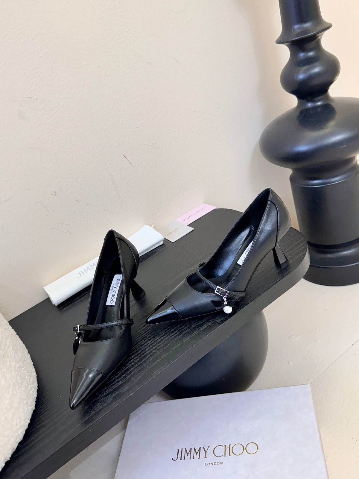 Jimmy Choo Glossy Leather Pumps – 2025FW