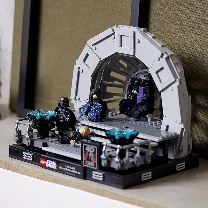 LEGO® Star Wars™ Death Star Final Duel Diorama 75352