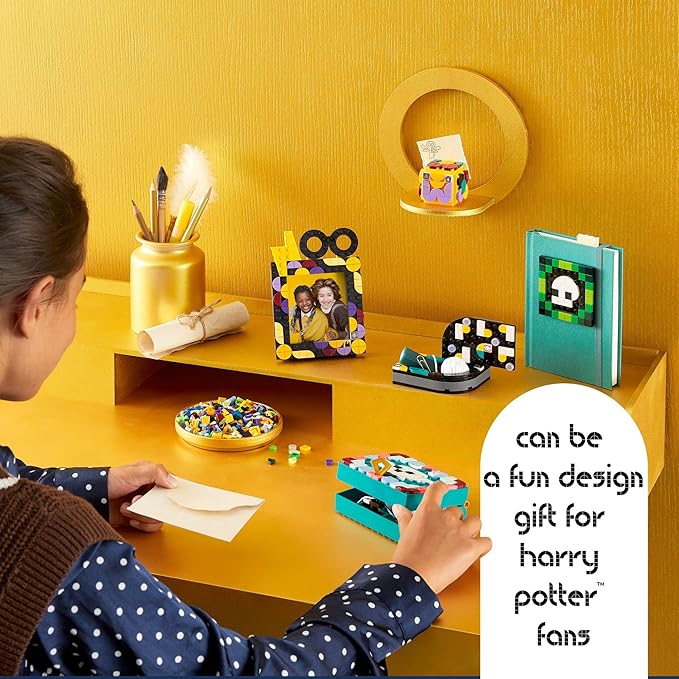 LEGO® DOTS Hogwarts™ Desktop Kit (41811)