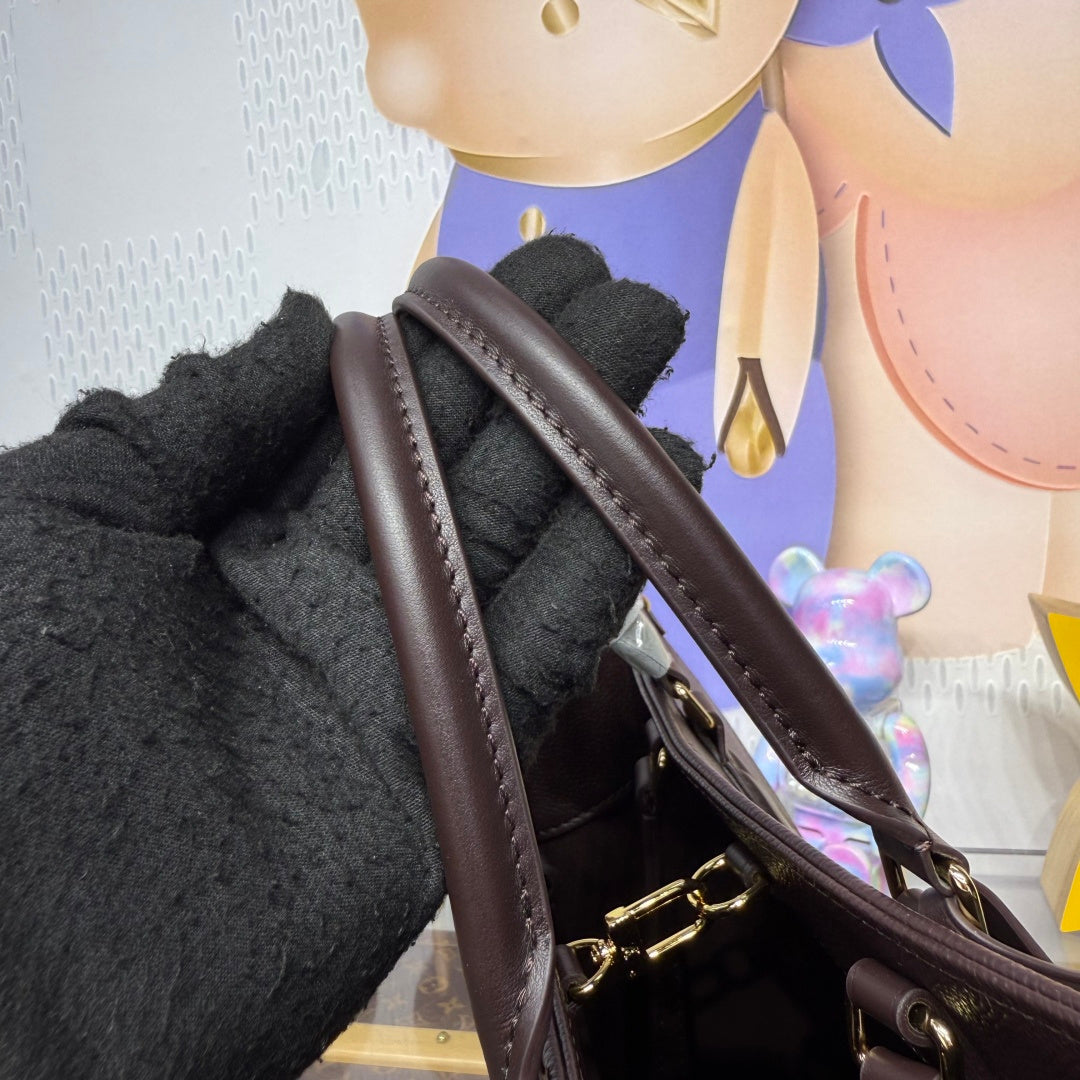 Louis Vuitton Onthego Medium Tote Bag – 2021 Spring