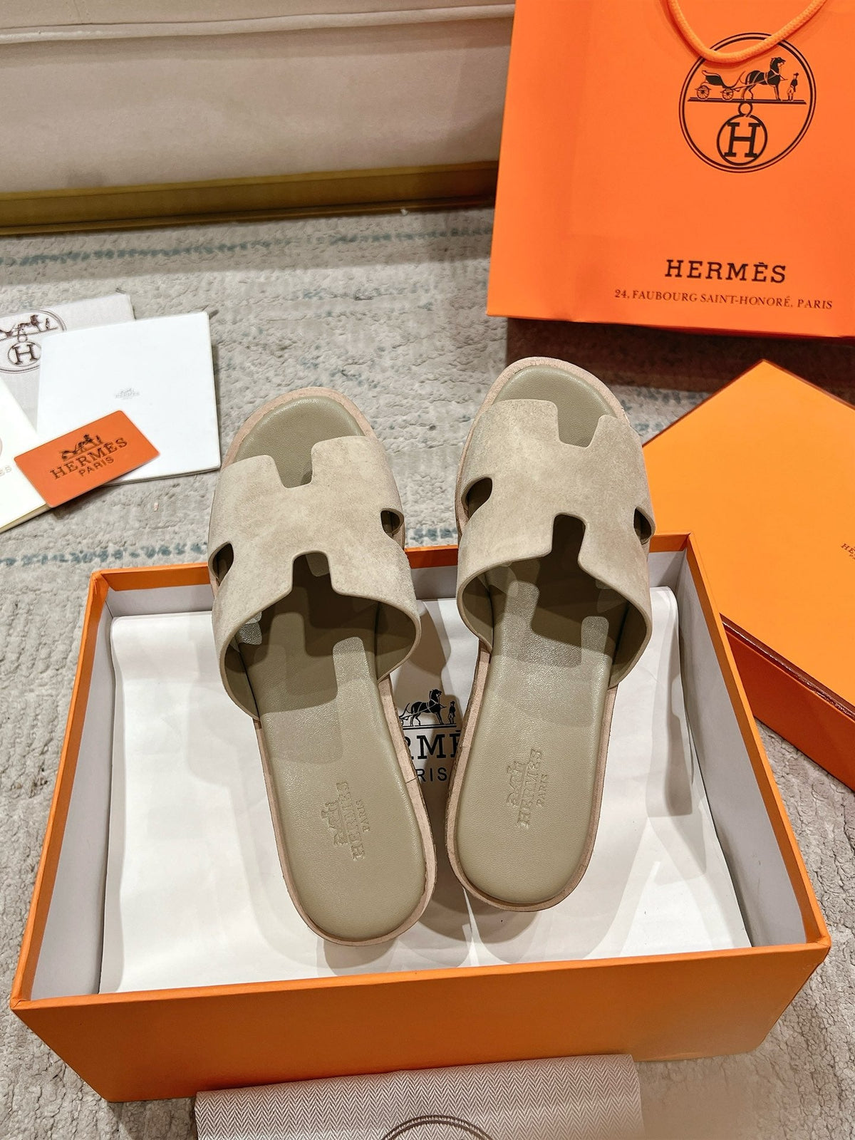 Hermès Wedge Sandals – 2024 Spring/Summer Collection