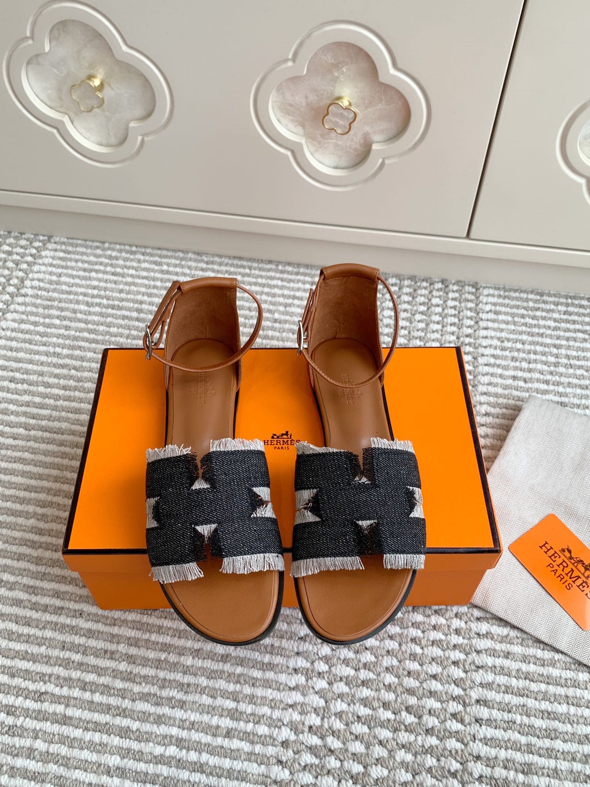 Hermès Santorini Classic H Flat Sandals
