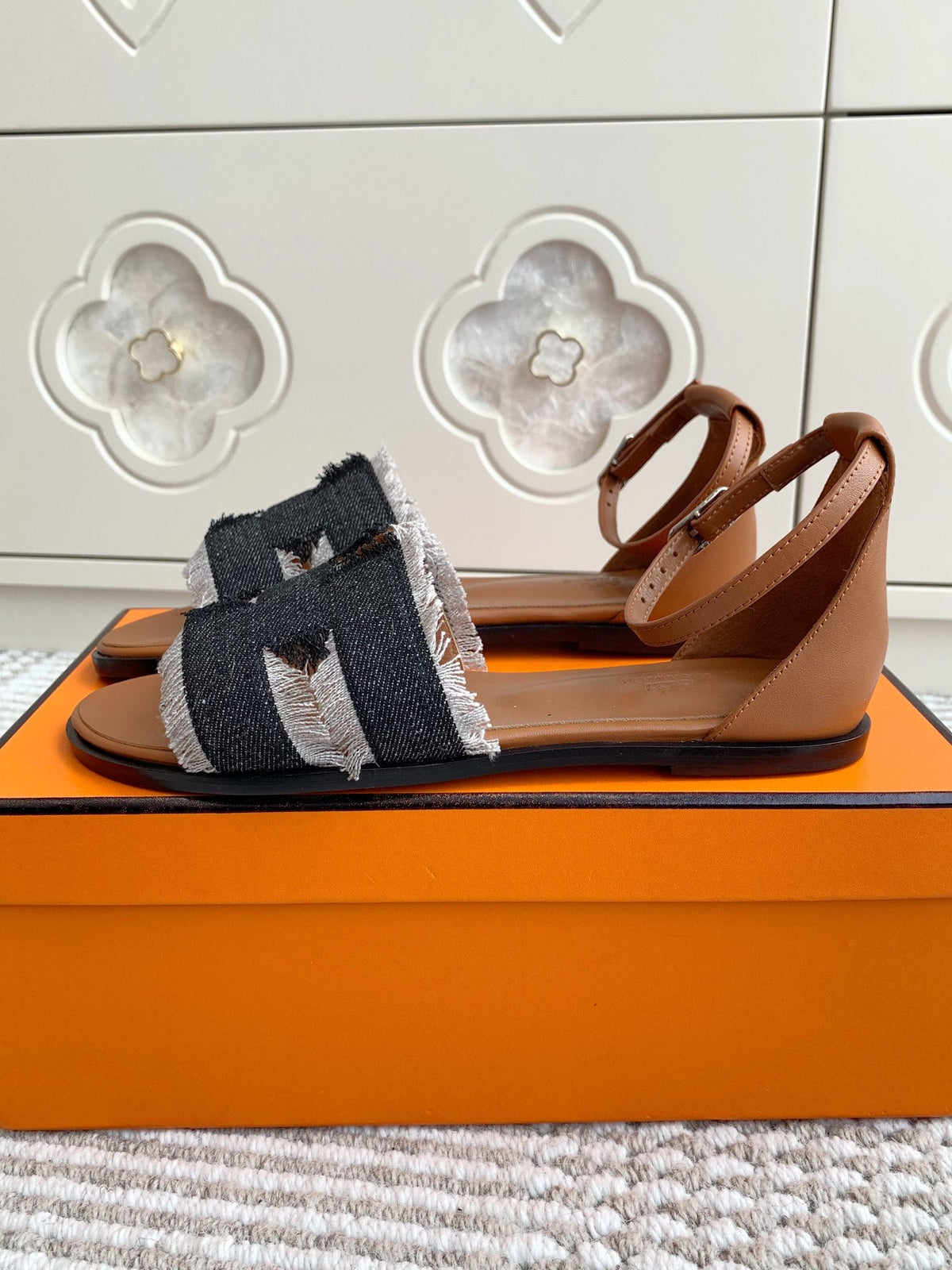 Hermès Santorini Classic H Flat Sandals