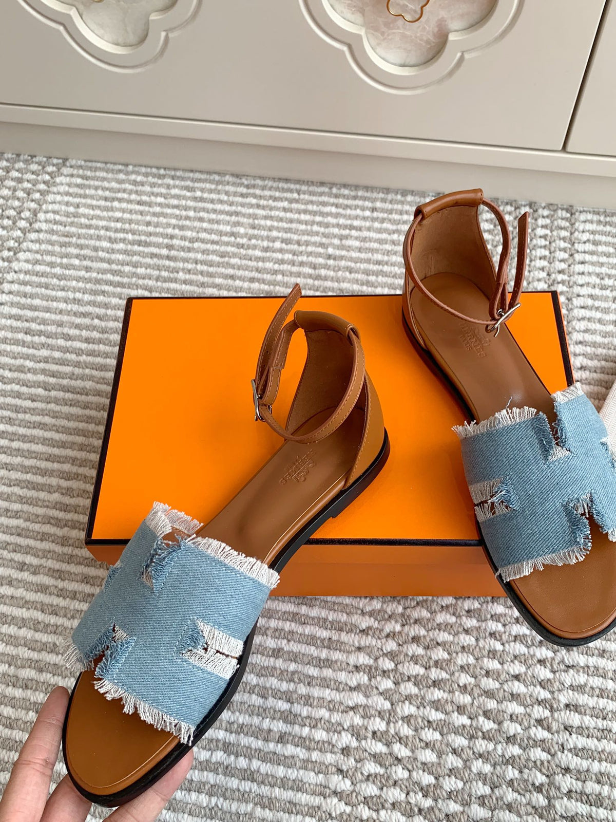 Hermès Santorini Classic H Flat Sandals