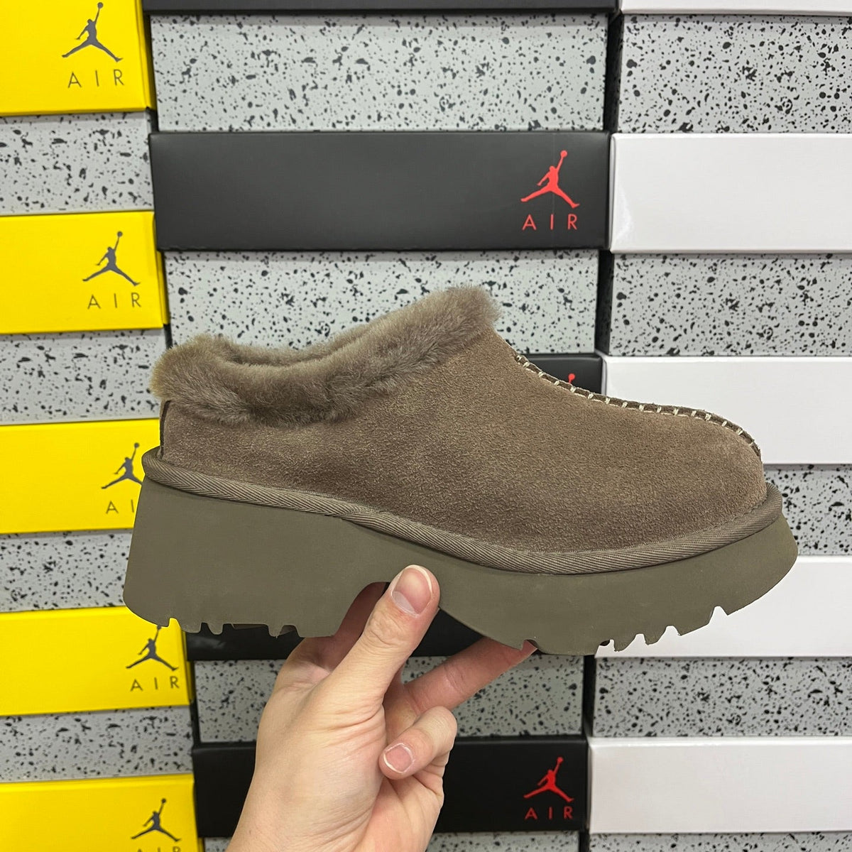 UGG Platform Low-Cut Snow Boots