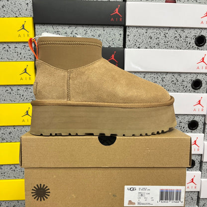 UGG Platform Low-Cut Snow Boots