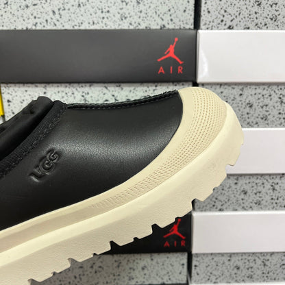 UGG Platform Low-Cut Snow Boots