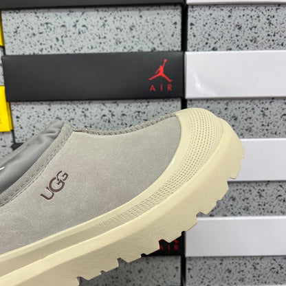 UGG Platform Low-Cut Snow Boots