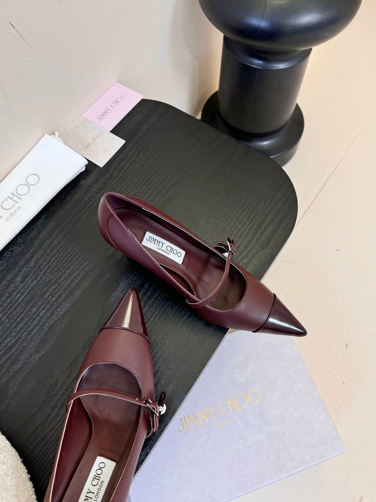 Jimmy Choo Glossy Leather Pumps – 2025FW