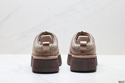 UGG Tazz Slip-On Snow Boots